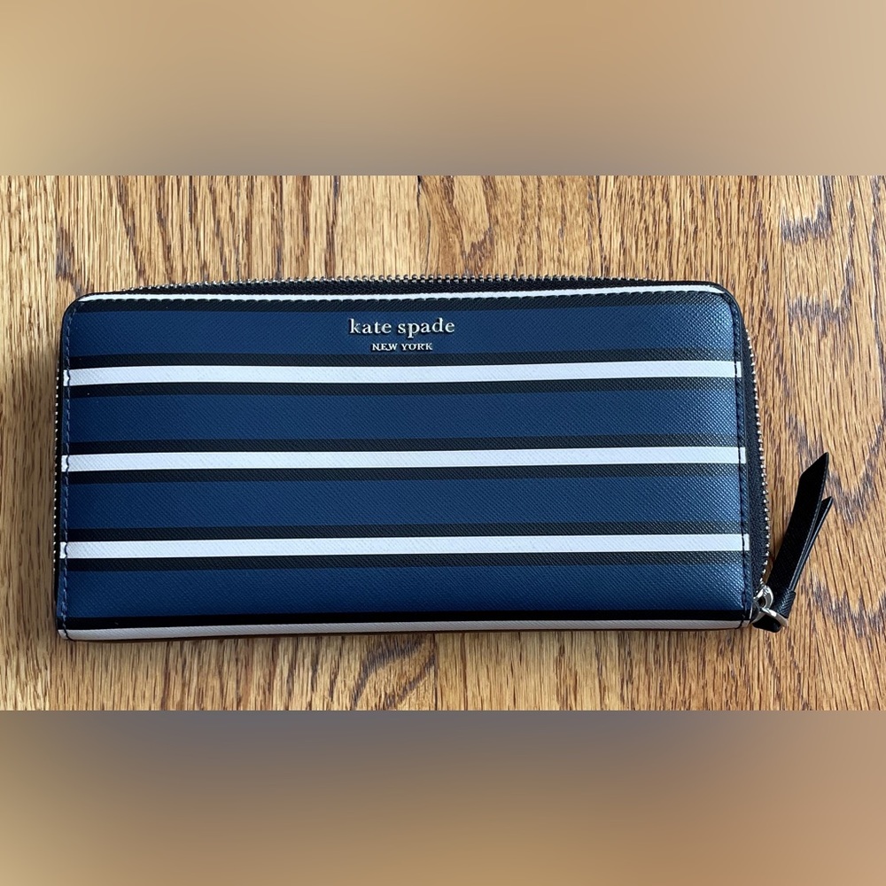 Kate Spade Large Continental Wallet Cameron, Color Blue/Silver stripe